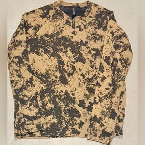 Lululemon Athletica Black and Tan Patterned Long Sleeve